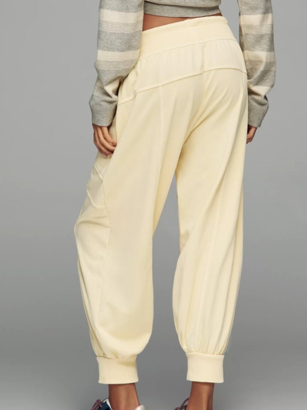 ANTHROPOLOGIE Daily Practice Easygoing Capri Sweatpants Sz L - NWT - Picture 2 of 10